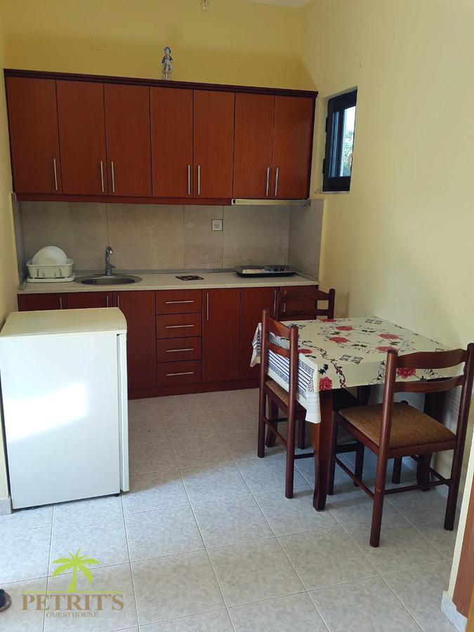 Petrit Guesthouse Ksamil Exterior foto